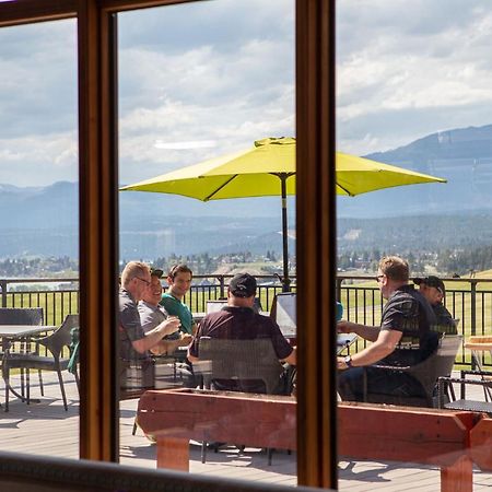Headwaters Lodge At Eagle Ranch Resort Invermere Buitenkant foto