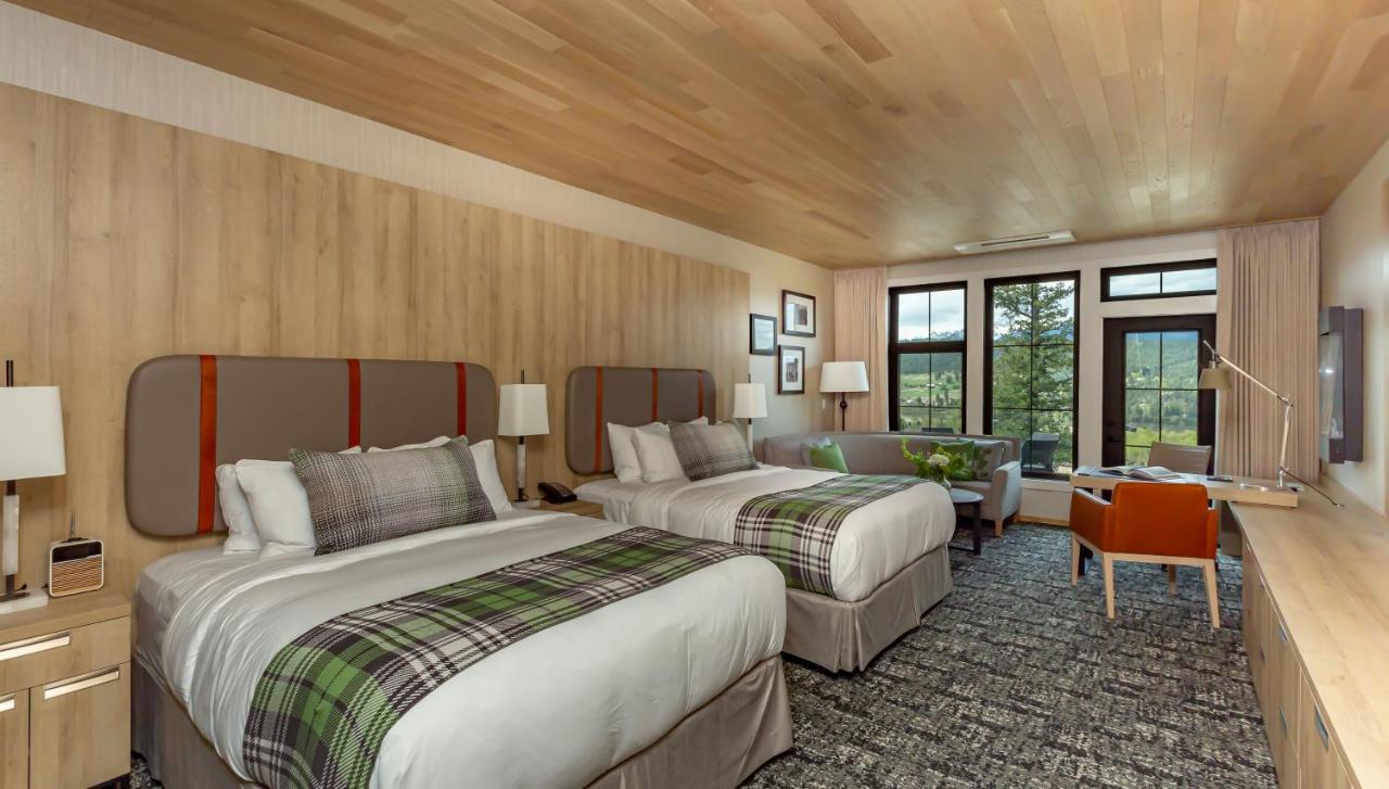 Headwaters Lodge At Eagle Ranch Resort Invermere Buitenkant foto