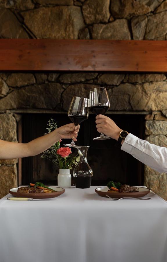 Headwaters Lodge At Eagle Ranch Resort Invermere Buitenkant foto